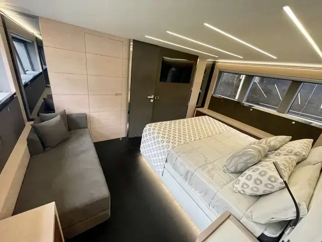 Astondoa Flybridge 66