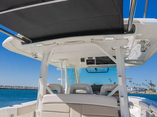 Boston Whaler 38 Outrage