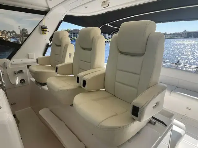 Tiara Yachts 4000 Express