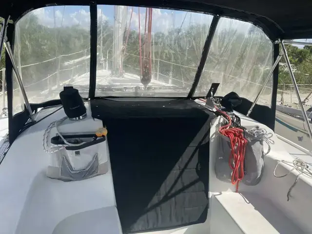 Catalina 320