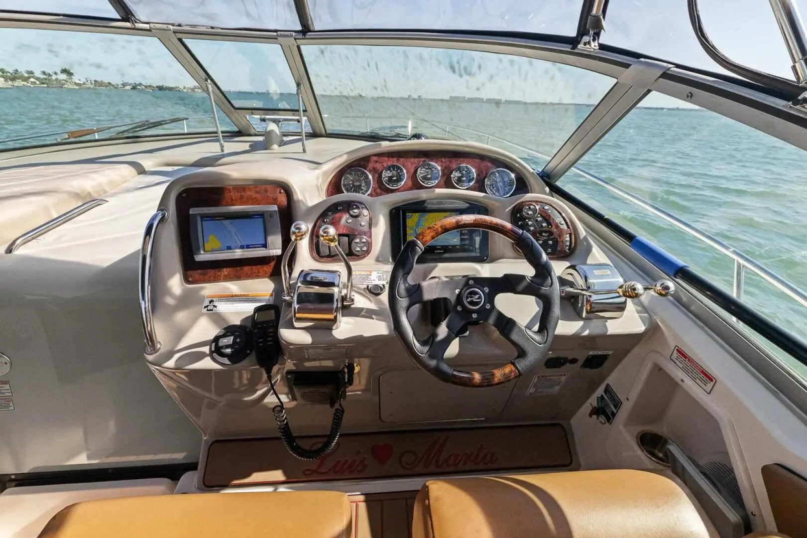 2006 Sea Ray 320 sundancer