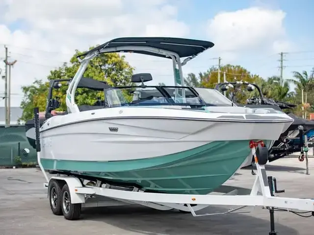 Nautique Boats Supreme S240 (Coastal Edition)