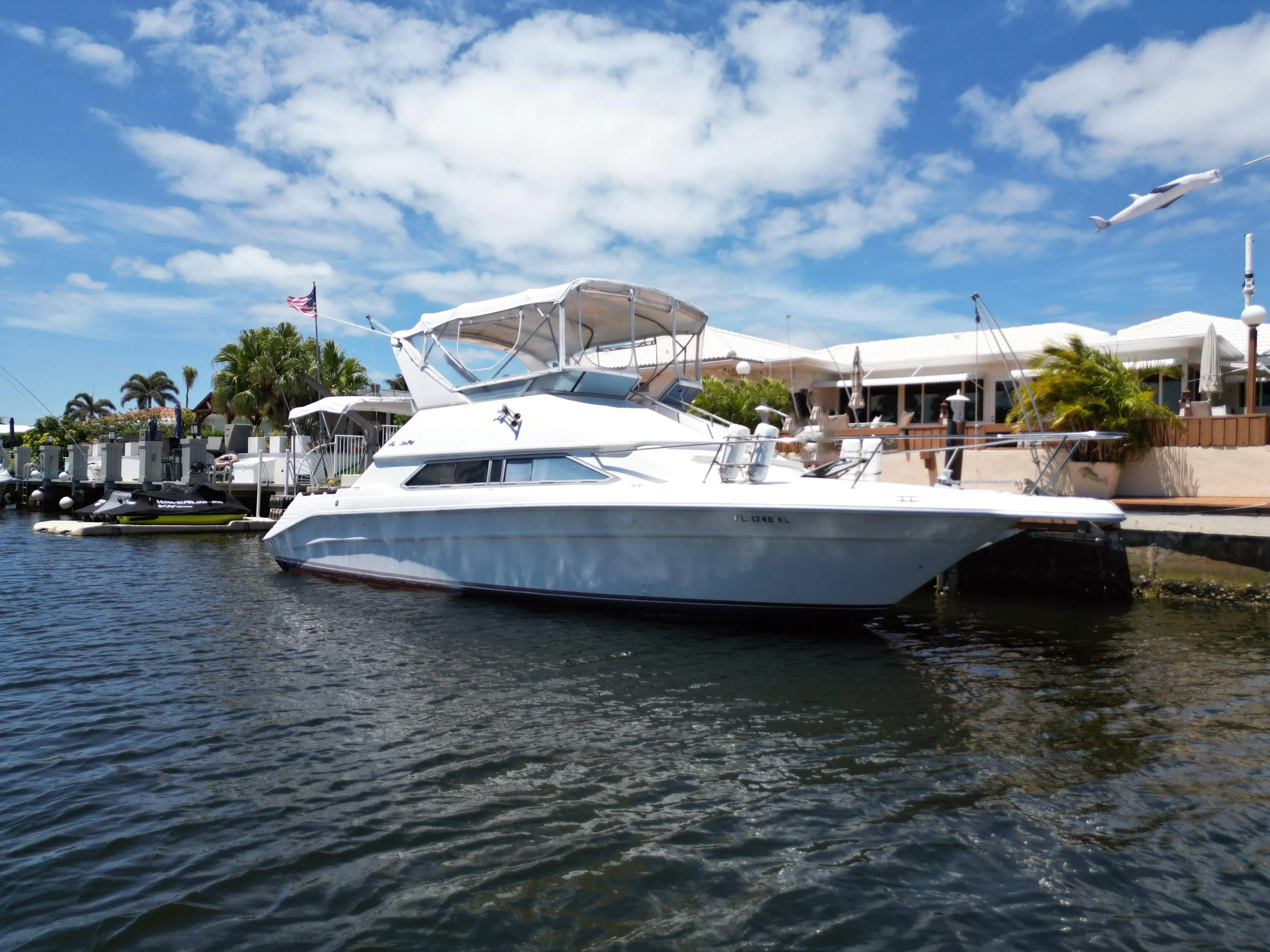 1992 Sea Ray 350 express cruiser