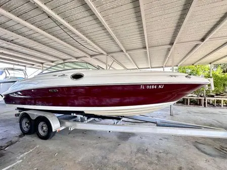 2006 Sea Ray 240 sundeck