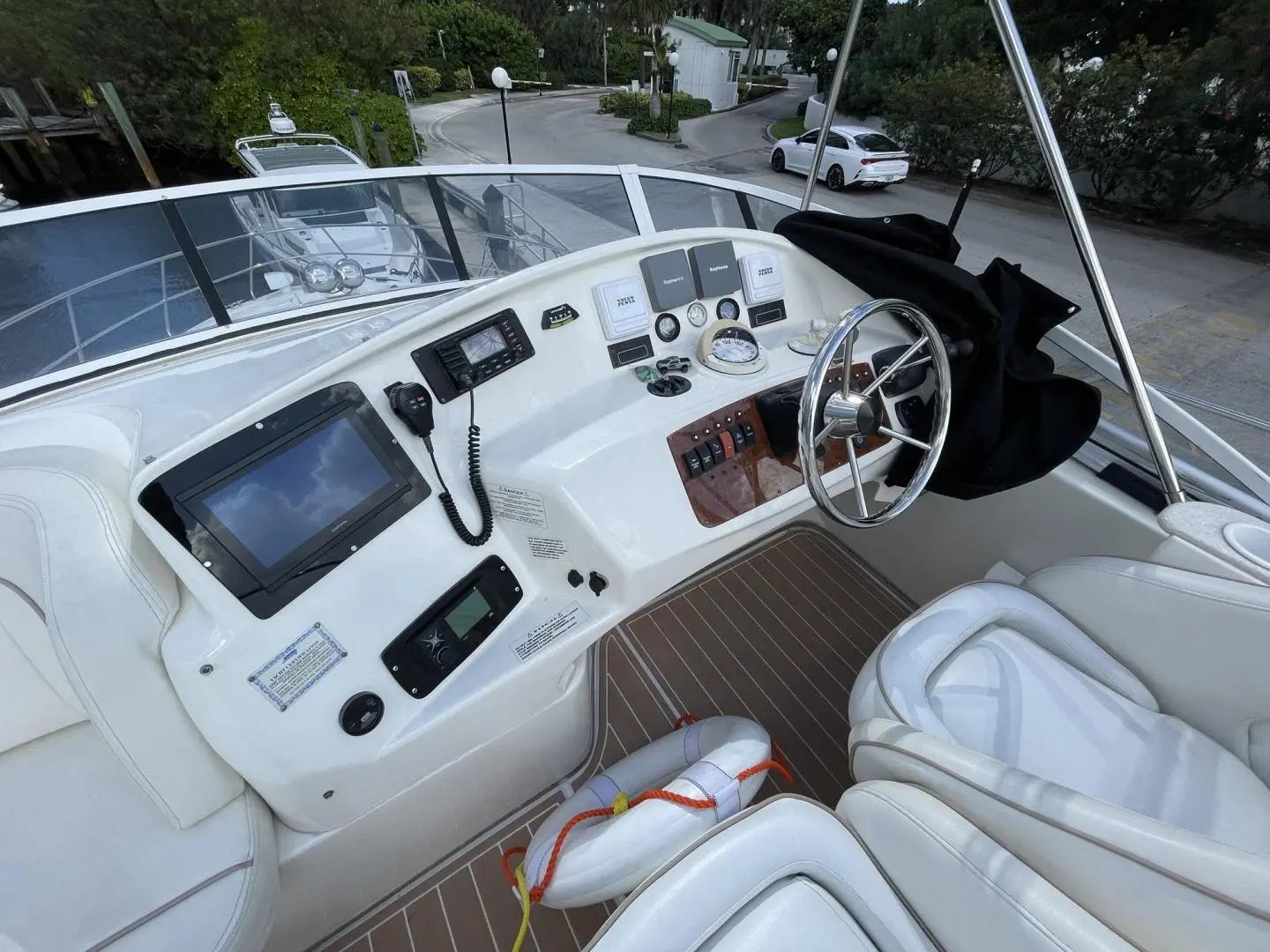 2005 Silverton 43 sport bridge