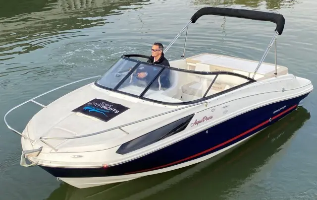 2017 Bayliner vr5 cuddy cabin