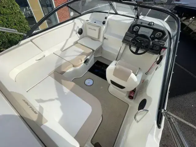 Bayliner Vr5