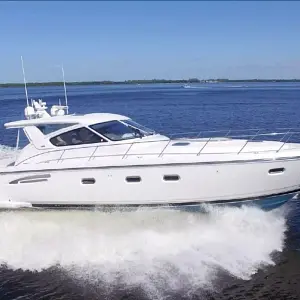 2000 Tiara 5200 Express