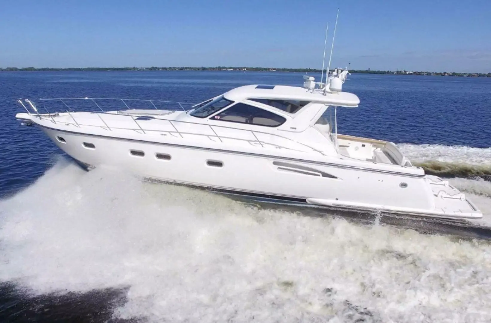 2000 Tiara 5200 express