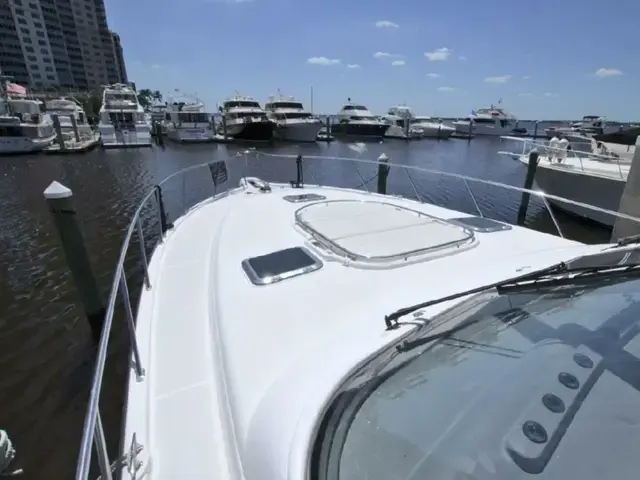 Tiara Yachts 5200 Express