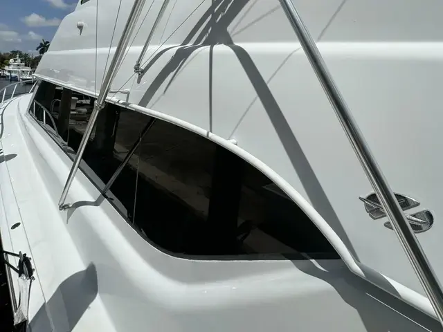 Hatteras Convertible