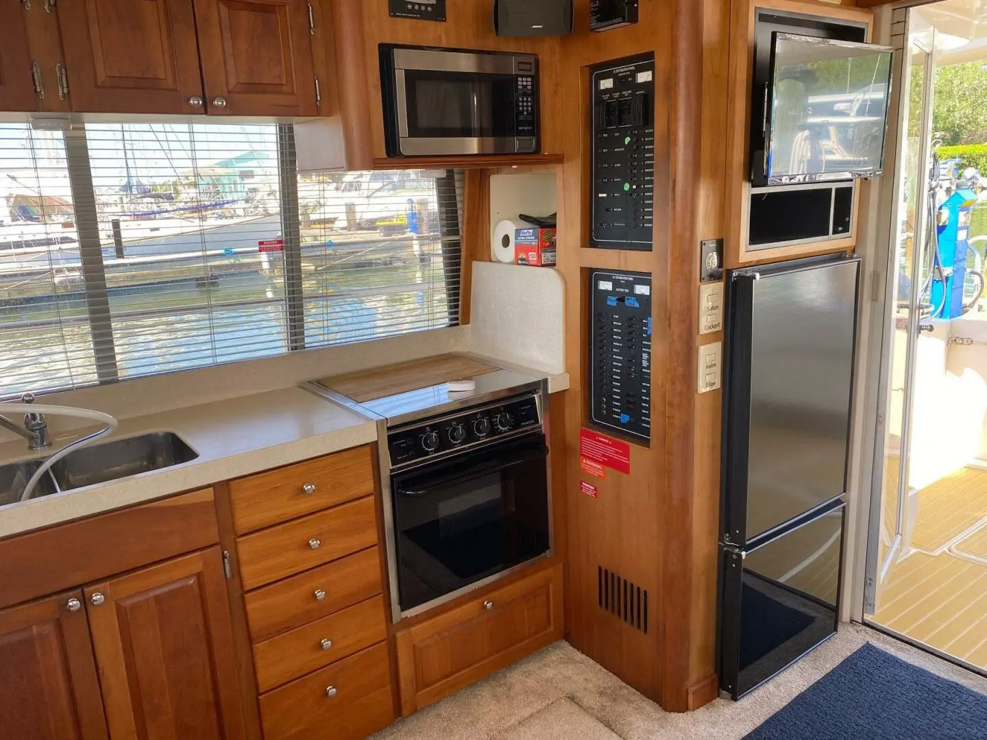 2004 Mainship 400 trawler