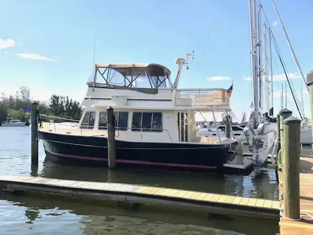 Mainship Boats 400 Trawler