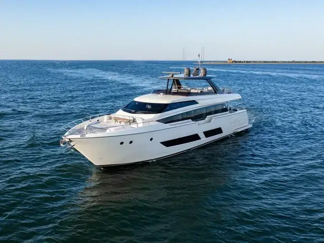 Ferretti Yachts 850