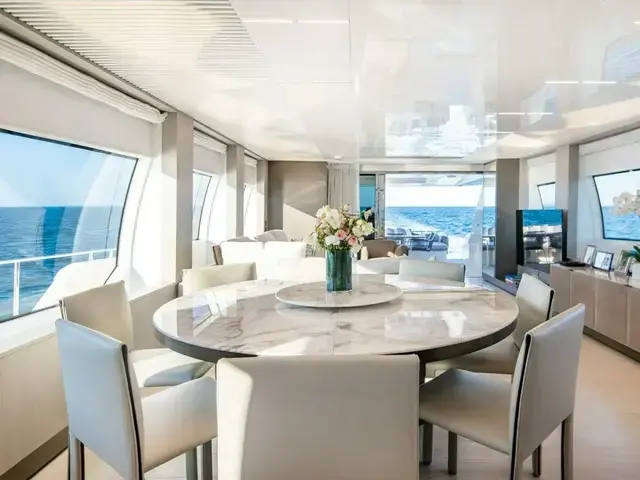 Ferretti Yachts 850