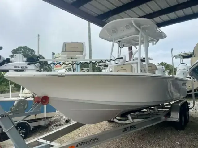 Sea Pro 208 Bay