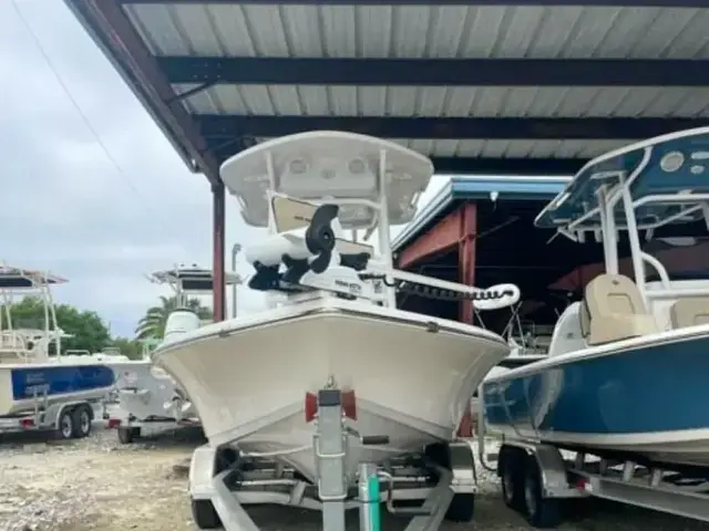 Sea Pro 208 Bay