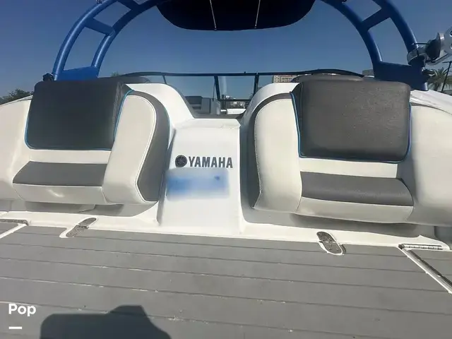 Yamaha Ar210