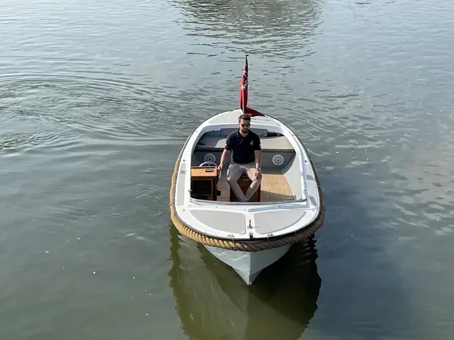 Custom Snekke Harbour Launch