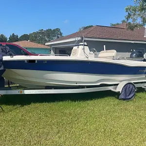 2016 NauticStar Boats 211 Angler