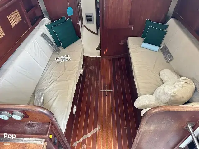 Tartan 33