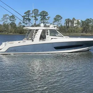 2017 Boston Whaler 420 Outrage