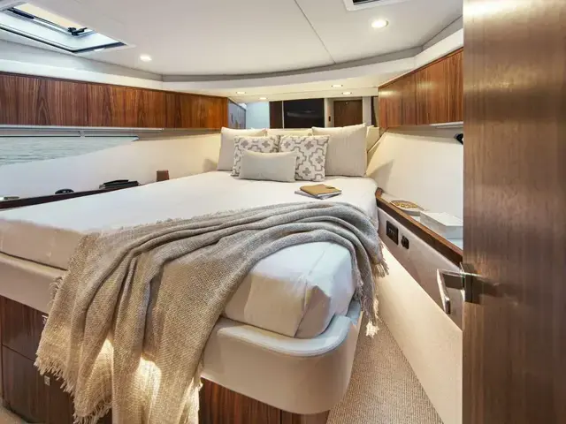 Riviera Sports Motor Yacht 46