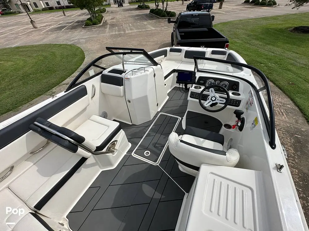 2020 Bayliner dx2200