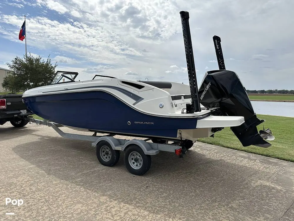 2020 Bayliner dx2200