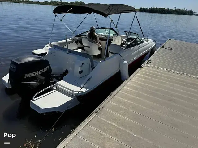 Sea Ray 220 SDX