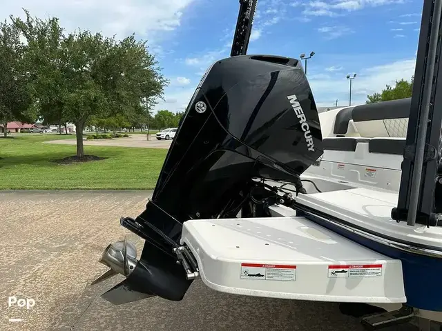 Bayliner Dx2200