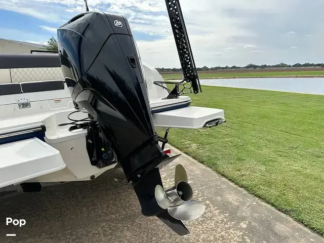 Bayliner Dx2200