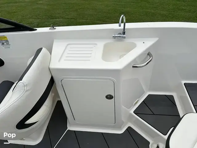 Bayliner Dx2200