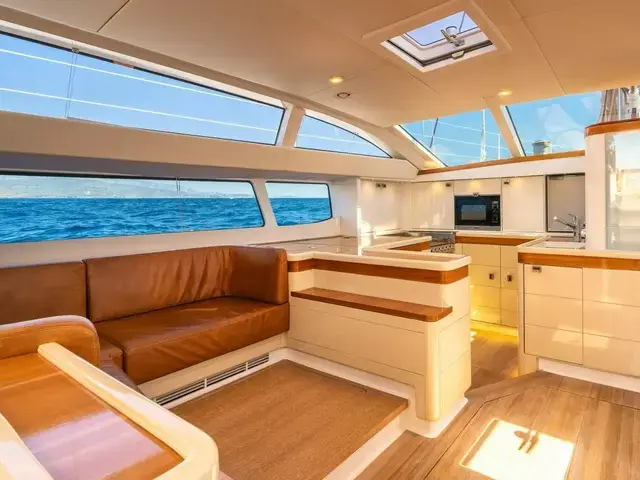 Cyrus Yachts Custom