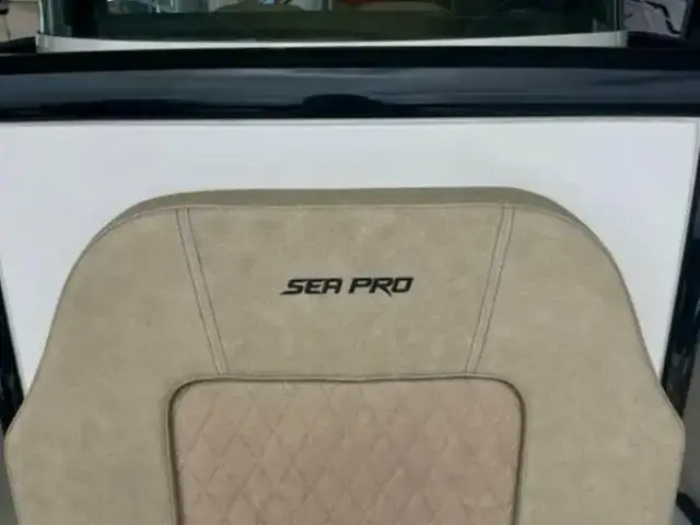 Sea Pro 242 Center Console