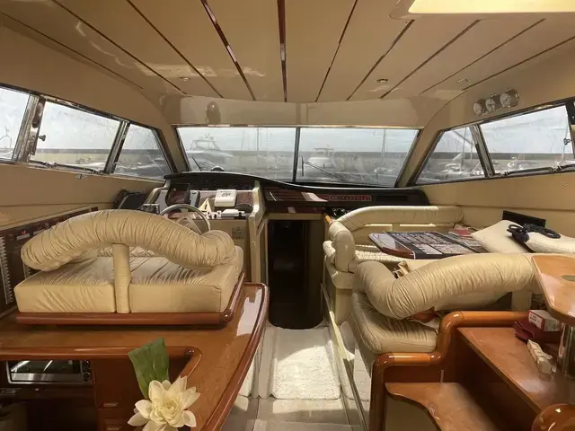 Ferretti Yachts 53