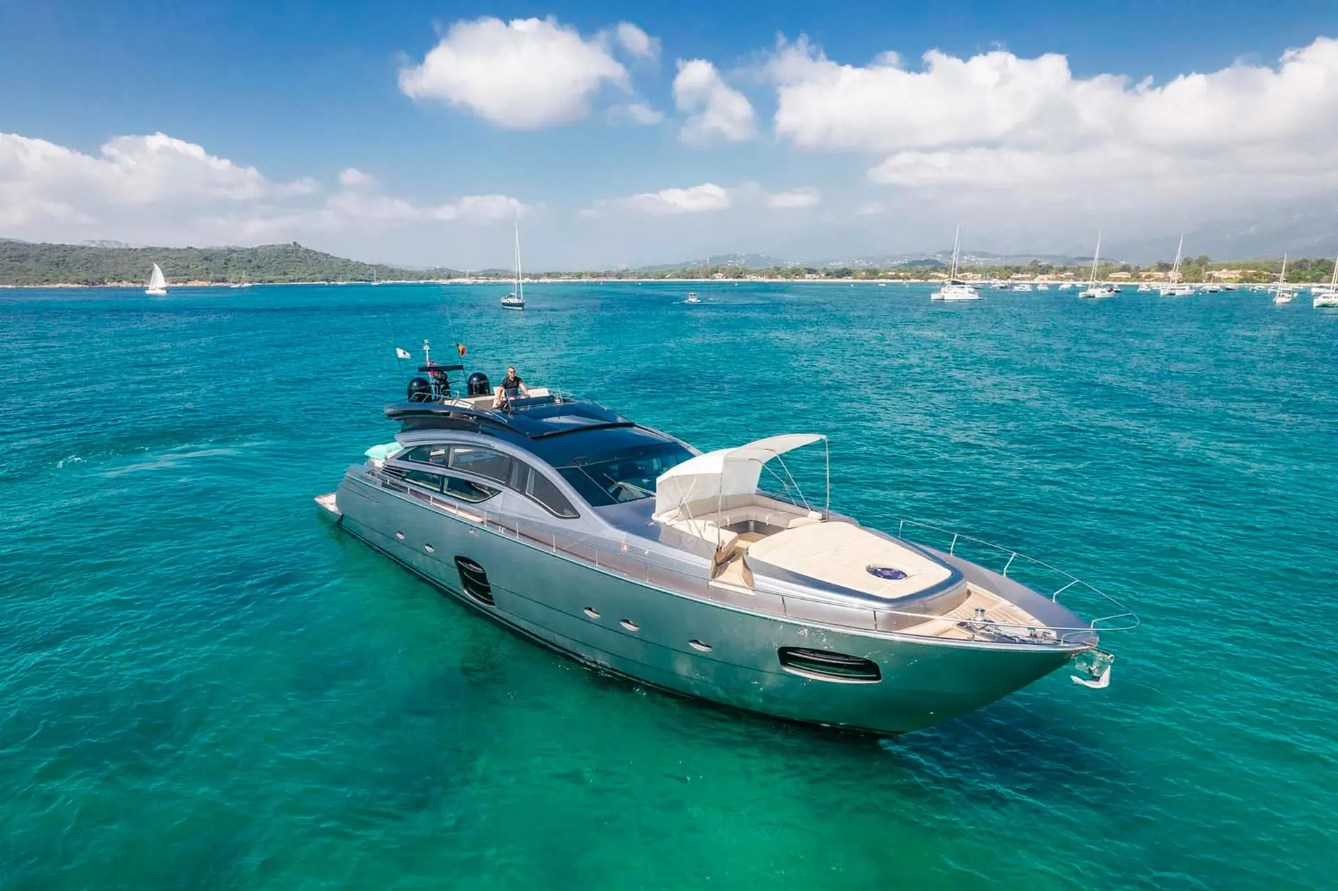 2016 Pershing 82