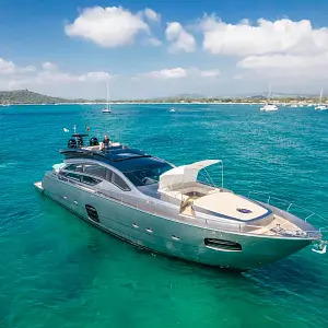 2016 Pershing 82