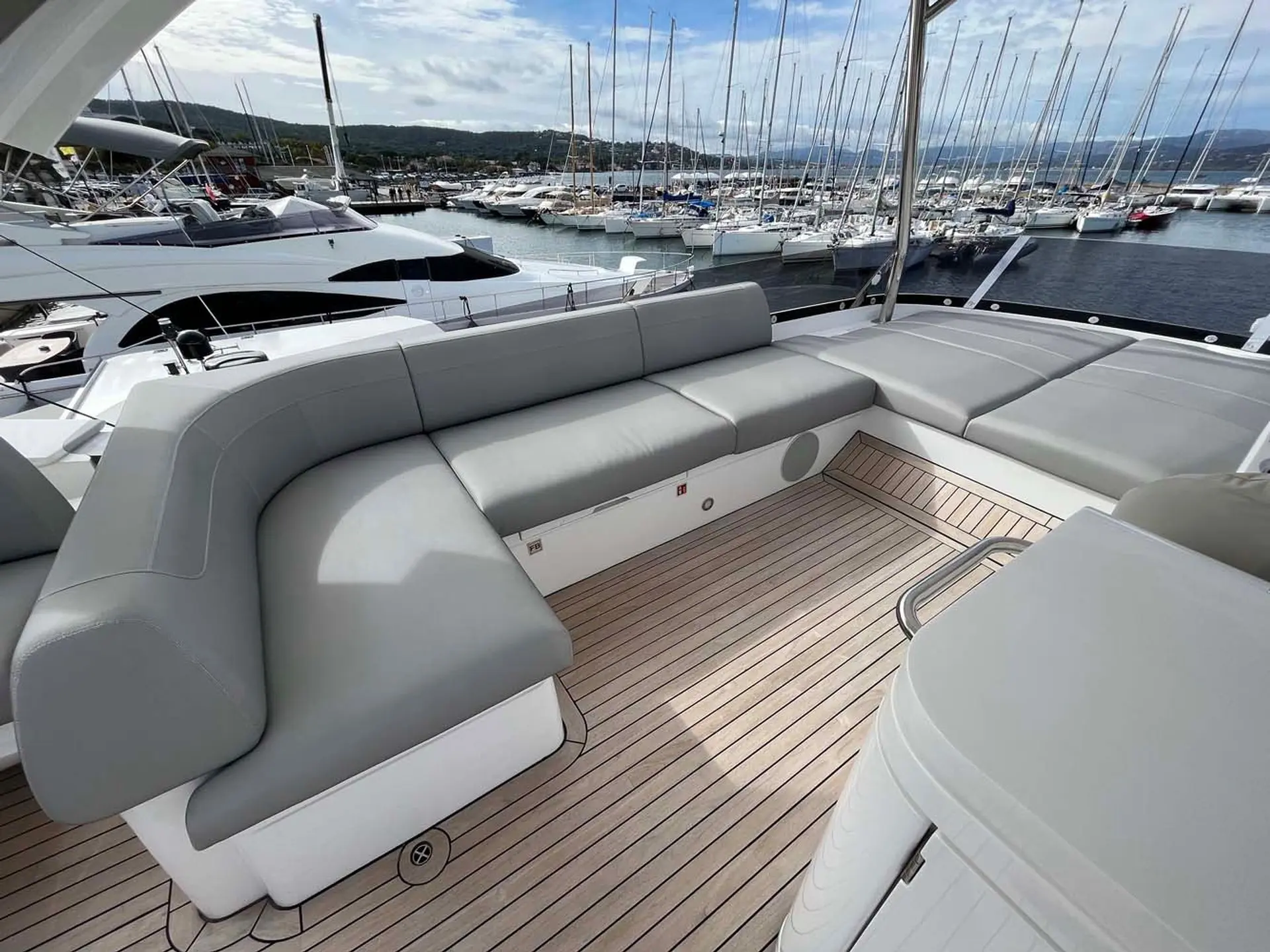 2023 Sunseeker manhattan 68