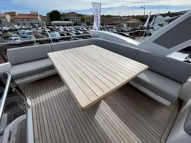 Sunseeker Manhattan 68