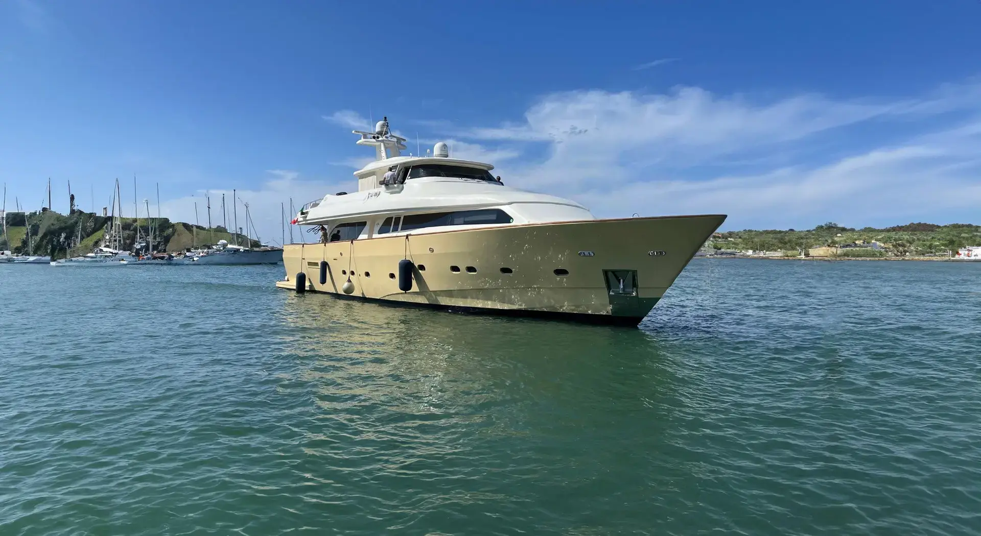 Navetta 27 - Custom Line