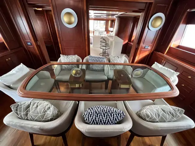 Custom Line Navetta 27