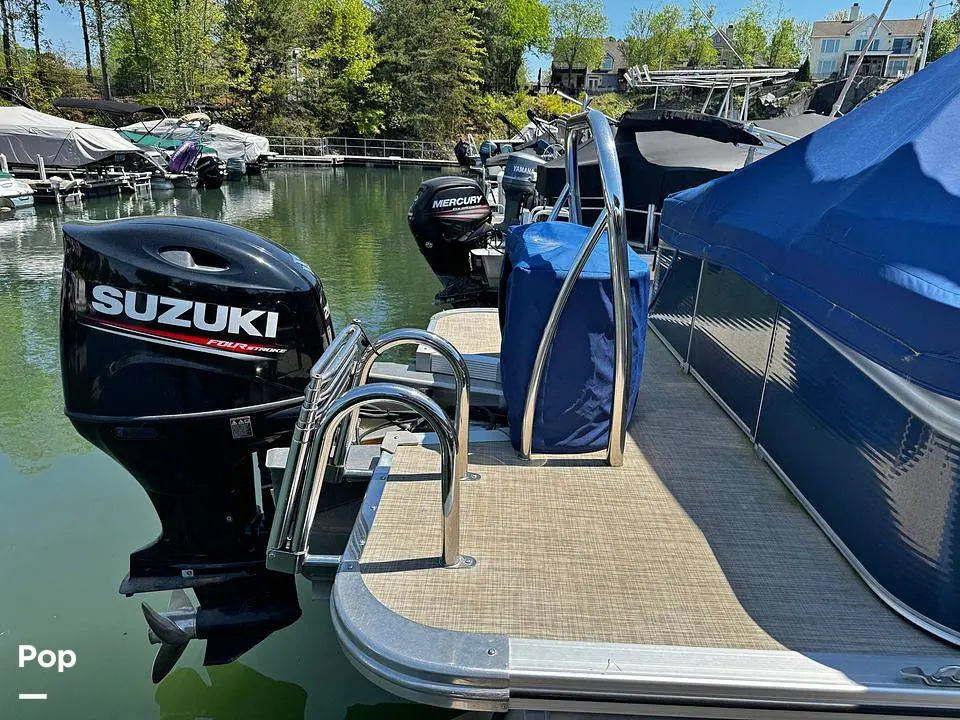 2018 Avalon lsz quad lounger tritoon