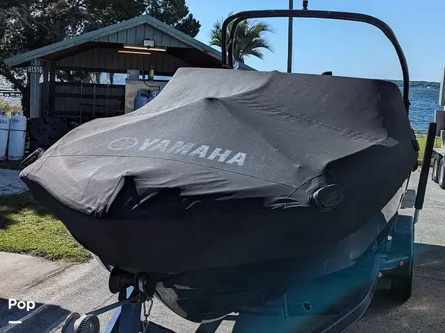 Yamaha 242 Limited S