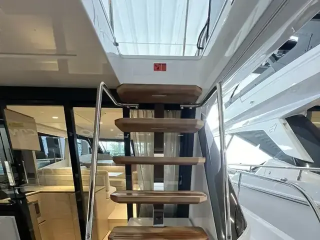 Ferretti Yachts 500