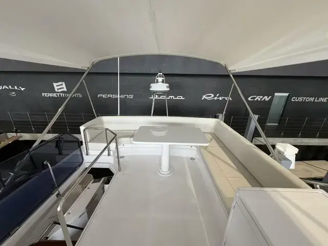 Ferretti Yachts 500