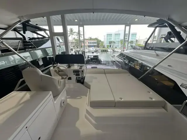 Ferretti Yachts 500