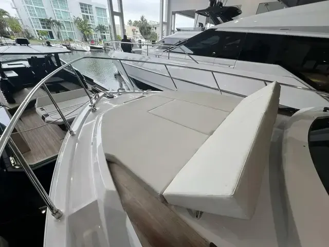 Ferretti Yachts 500