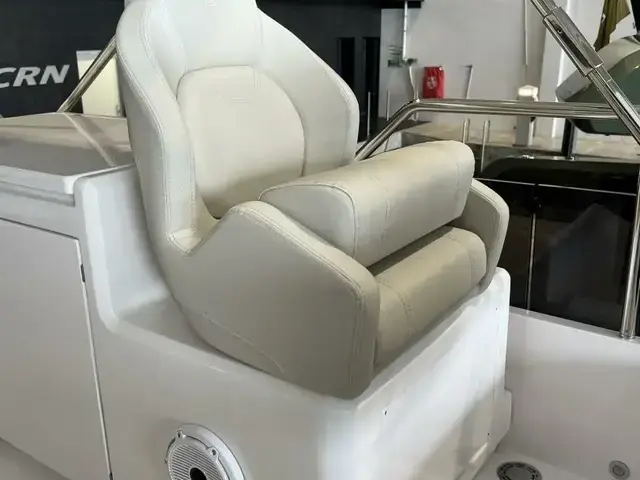 Ferretti Yachts 500