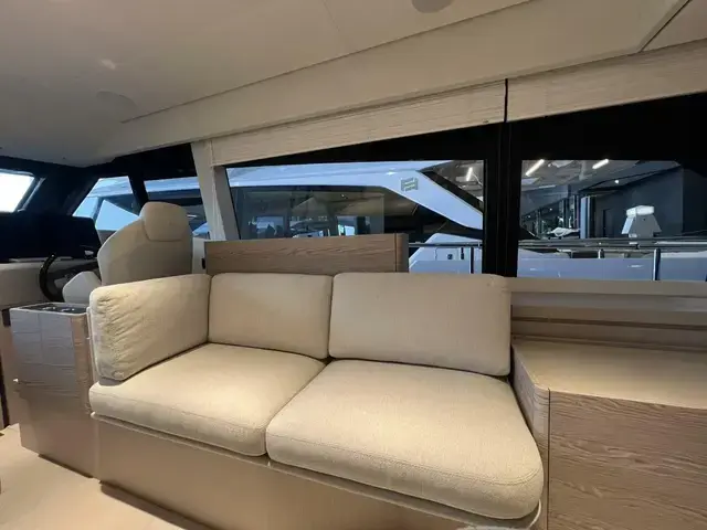 Ferretti Yachts 500